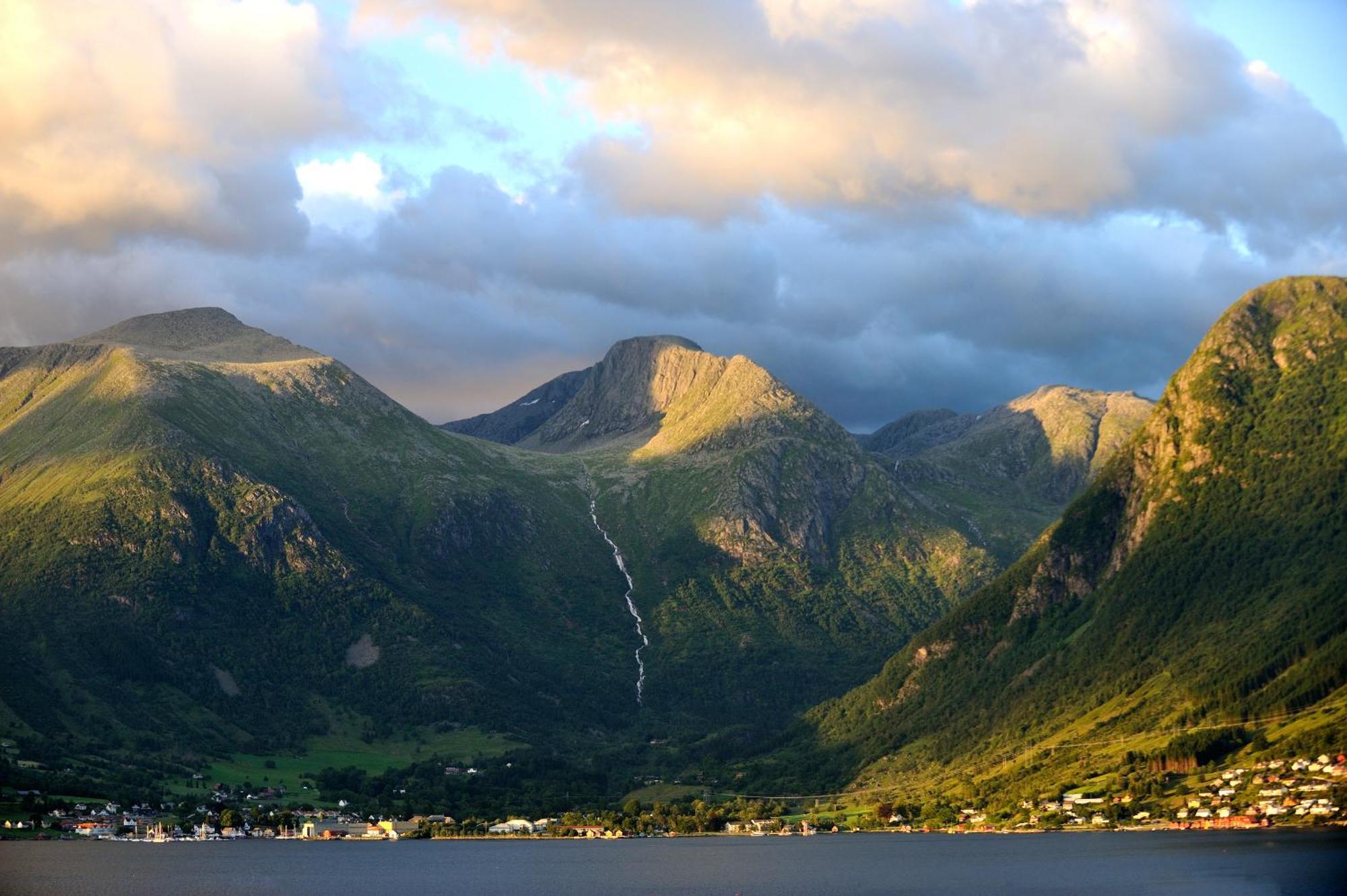 Rosendal Fjordhotel Kültér fotó